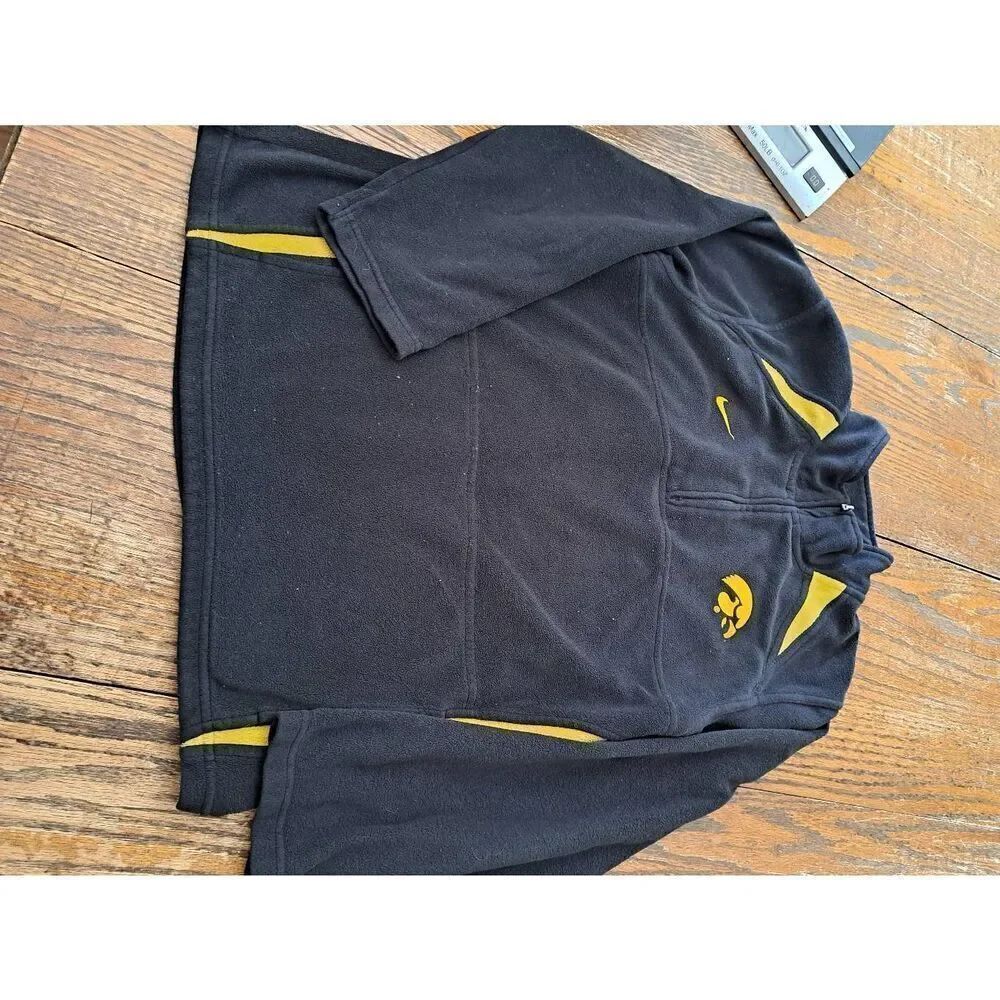 Youth Medium Nike Iowa Hawkeyes Yellow Black Long Sleeve Pullover Fleece Shirt